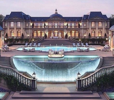 بيوت ملكية, Huge Mansions, Big Mansions, Lifestyle Entrepreneur, Luxury Houses Mansions, Mansion Designs, Dream Mansion, Mega Mansions, The Mansion