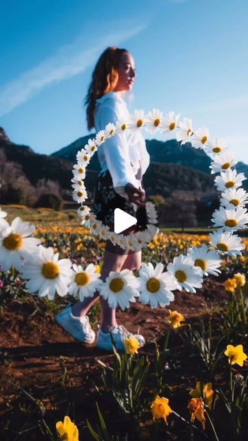 Photography Ideas on Instagram: "6 Creative Photo & Video ideas 😍💡 Which is your Favorite 1,2,3,4,5 or 6? 🤔 Video Credit: @jordi.koalitic Follow @photographytipsidea for more #reels #creative #mobile #photo #video #photography #videography #mobilephotography #photographyideas" Reels Creative Ideas, Video Reel Ideas, Videography Ideas Creative, Reels Instagram Ideas, Instagram Reels Video, Motion Photography, Shots Ideas, Branded Video, Creative Shot