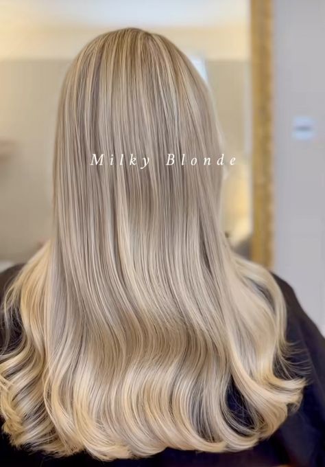 Blonde Holiday Hair, Vanilla Creamy Blonde Hair, Contrast Blonde Hair, Swedish Blonde Hair Color, Fine Wedding Hair, Milky Blonde Hair Balayage, Blonde Creamy Hair, Clean Blonde Balayage, Creamy Vanilla Blonde Hair Balayage