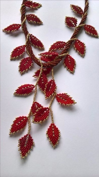 Beaded Necklace Patterns, Motifs Perler, Beadwork Necklace, Beaded Leaf, Pola Kristik, Necklace Patterns, Bead Embroidery Jewelry, Crochet Design, Embroidery Jewelry