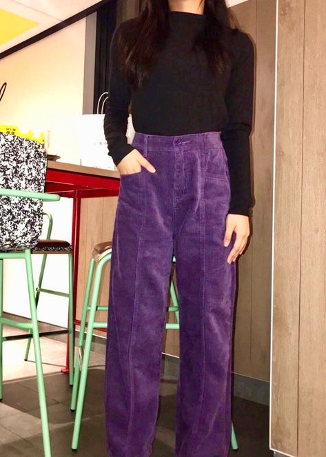 Womens Purple Pants, Summer Corduroy Pants Outfit, Courdaroy Pants Women, Baggy Purple Pants, Baggy Courdory Pants Outfits, Womens Courderoy Pants, Purple Courderoy Pants Outfits, Purple Top Black Pants, How To Style Purple Jeans