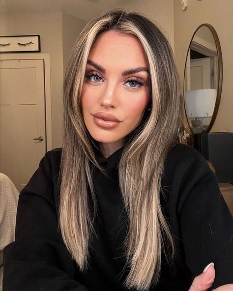 ERYN LEANNE on Instagram: "i never wear my hair straight🙃" Money Piece Straight Hair, Money Piece Balayage, Balayage Straight, Big Hair Dont Care, Money Piece, Blonde Hair Inspiration, Hair Stylists, Hair Straight, Hair Envy