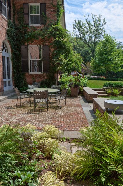 Brick Patio Designs, Brick Courtyard, Yard Inspiration, Brick Pathway, Brick Patio, Brick Garden, Stone Patio, Garden Arbor, House Landscaping