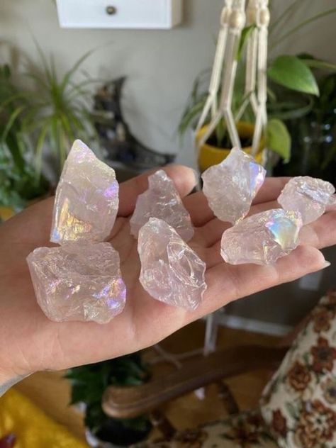 Rose Aura Quartz, Aura Rose Quartz, Pink Aura Quartz, Rose Aura, Crystal Room, Crystal Vibes, Purple Chalcedony, Crystal Aesthetic, Pink Aura