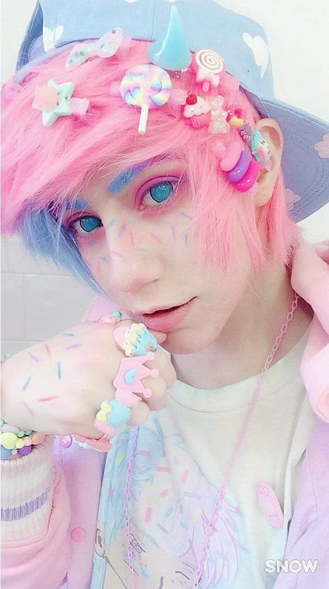 Matty Em SUGAR RUSH Pastel Goth Makeup, Boys Colored Hair, Grunge Pastel, Abbey Dawn, Kawaii Makeup, Goth Boy, Pastel Goth Fashion, Hair Color Pastel, Yami Kawaii