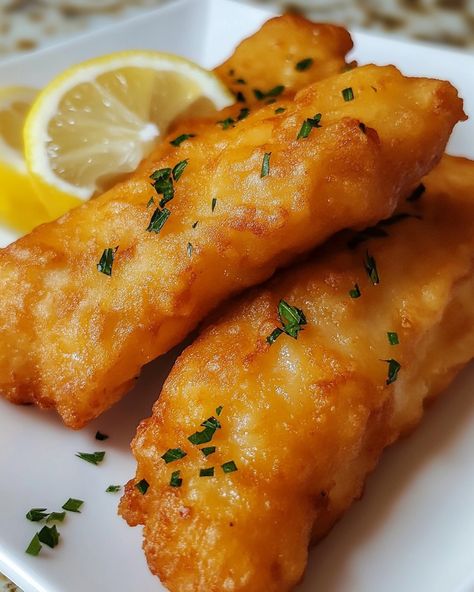 🍽️ Batter-Dipped Fish 🍽️ Enjoy this crispy, golden batter-dipped fish that’s perfect for a homemade fish fry! Ingredients: 4 fish fillets (cod, haddock, or tilapia) 1 cup (120g) all-purpose flour 1 cup (240ml) cold sparkling water 1 teaspoon baking powder ½ teaspoon salt ½ teaspoon black pepper 1 teaspoon paprika (optional) Vegetable oil for frying Lemon wedges (for serving) Instructions: Prepare the Fish: Pat the fish fillets dry with paper towels and set aside. Season lightly with salt ... Homemade Fish Fry, Fried Fish Fillet, Fish Goujons, Fish Dip, Breaded Fish, Fish Batter Recipe, Best Freeze Dried Food, Fish Fillets, Appetizers Easy Finger Food