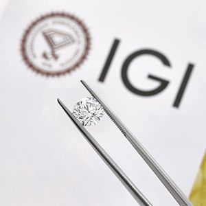 Natural vs Lab Grown Diamonds Jewellery Market, Diamond Mines, Jewellery Marketing, Diamond Guide, Diamond Simulant, Best Diamond, Pros And Cons, Lab Created Diamonds, Lab Diamonds