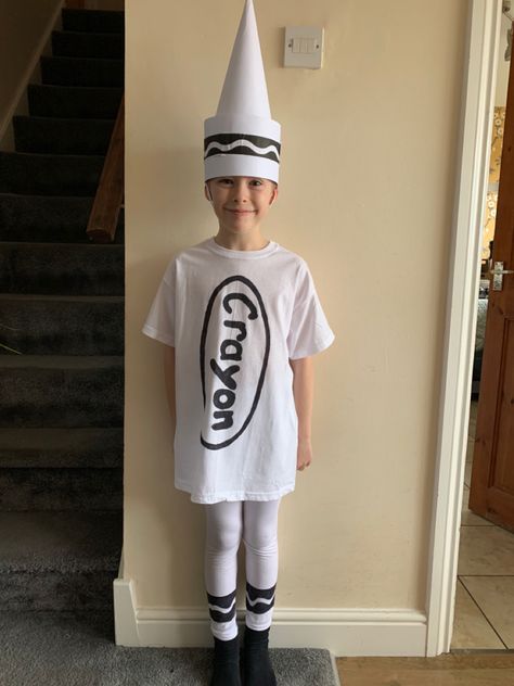 White t-shirt and leggings crayon costume for world book day. Costume Homemade, Crayon Costume, Jack Halloween, Costume Toddler, Preschool Ideas, Mini Me, Kids Stuff, Kids Costumes, Toddler Activities