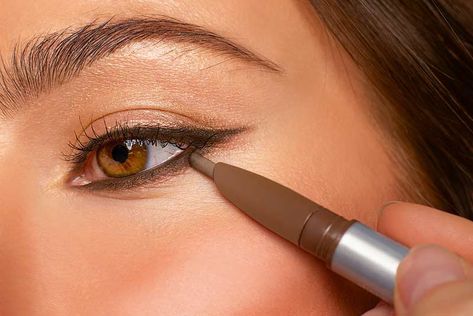 Sensitive Eye Makeup, Simple Graphic Eyeliner, Hair Curling Cream, Makeup For Sensitive Eyes, Hypoallergenic Eye Makeup, Best Drugstore Eyeliner, Best Waterproof Eyeliner, Drugstore Eyeliner, Hypoallergenic Mascara