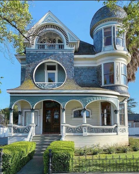 Residence In Napa California Decorative Shingles, Beautiful Porches, Mini Homes, Old Victorian Homes, Pretty Houses, Victorian Style Homes, Napa California, Beautiful Houses, Victorian Architecture