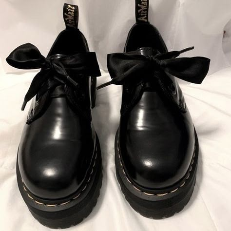 Holly Oxford Docs, Fashion Boots For Women Style, Dr. Martens Shoes, Doc Marten Holly Platform, Holly Platform Oxford Outfits, Holly Doc Martens, Holly Doc Martens Outfit, Doc Marten Holly, Doc Martens Holly