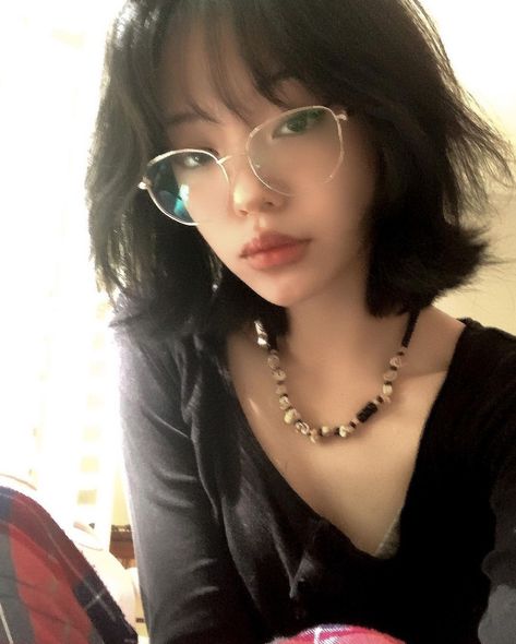 Short Asian Haircut For Women With Bangs, Shortish Hair With Layers, Short Hair Glasses, Shortish Hair, People With Glasses, Glasses For Round Faces, Haircut Tip, Long To Short Hair, Wolf Cut