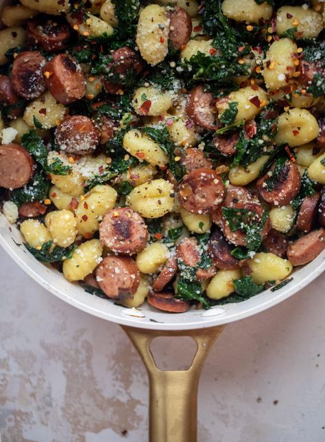 Sausage Kale Skillet Gnocchi - Smoked Sausage Skillet Gnocchi Kielbasa And Gnocchi Recipes, Kielbasa And Gnocchi, Gnocchi Sausage Recipes, Smoked Sausage Recipes Easy, Things To Eat For Lunch, Gnocchi Kale, Stovetop Dinners, Chicken And Smoked Sausage, Kale Skillet