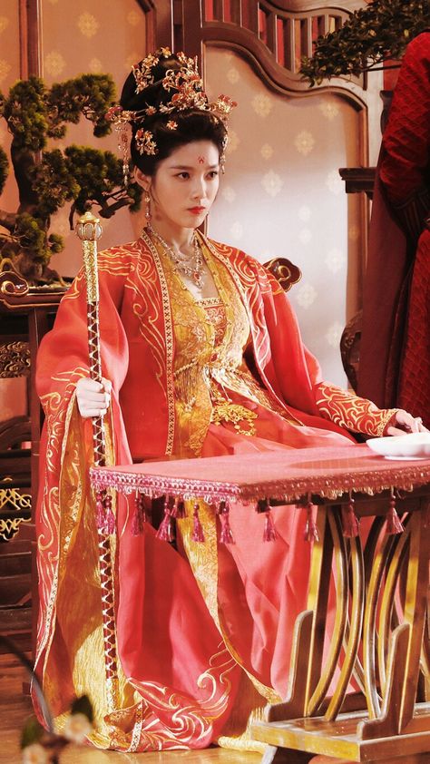 Ancient Chinese Aesthetic, The Empress Of China, Asian Style Art, Film China, Empress Of China, Chinese Historical Drama, Chinese Traditional Costume, Ancient Chinese Dress, Asian Ladies