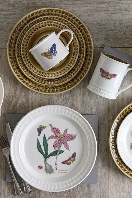 Cottagecore Living, Portmeirion Pottery, Shabby Chick, Cottagecore Decor, Latest Design Trends, Purple Iris, Botanic Garden, Blue Plates, Serving Food