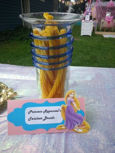 Disney Princess Food Ideas, Disney Candy Bar, Disney Princess Baby Shower Ideas, Princess Themed Food, Disney Princess Theme, Tangled Birthday Party, Rapunzel Birthday, Tangled Birthday, Disney Princess Birthday Party