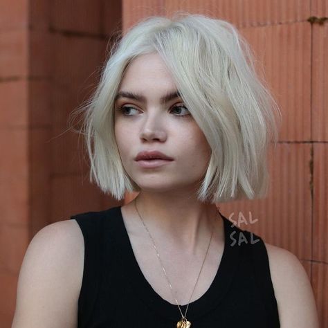 50 Heart-Stopping Platinum Blonde Hair Colors for 2020 - Hair Adviser White Blonde Bob, Platinum Blonde Balayage, Platinum Blonde Bobs, Kort Bob, Platinum Hair Color, Blonde Bob Haircut, Short Blonde Bobs, Platinum Blonde Hair Color, White Blonde Hair