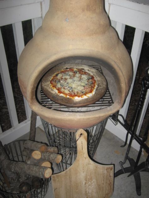 Chiminea Cooking, Chiminea Ideas, Backyard Mancave, Chimnea Outdoor, Clay Chiminea, Amazing Dinners, Pizza Cooker, Fire Recipes, Chiminea Fire Pit