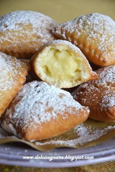 Sweet Fries, International Desserts, Italian Pastries, Cookies Pastry, Cookie Snack, Sicilian Recipes, Italian Cookies, Sweet Pastries, Bread Cake