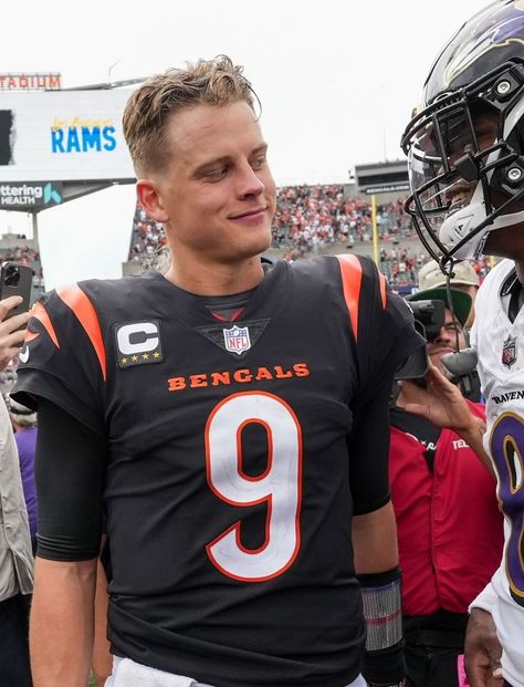 Joe Burrow Facial Hair, Joe Burrow Funny, Joe Burrow Cute, Lamar Jackson Ravens, Joe Shiesty, Joe Borrow, Nfl Wallpaper, Bengals Football, Nfl Player