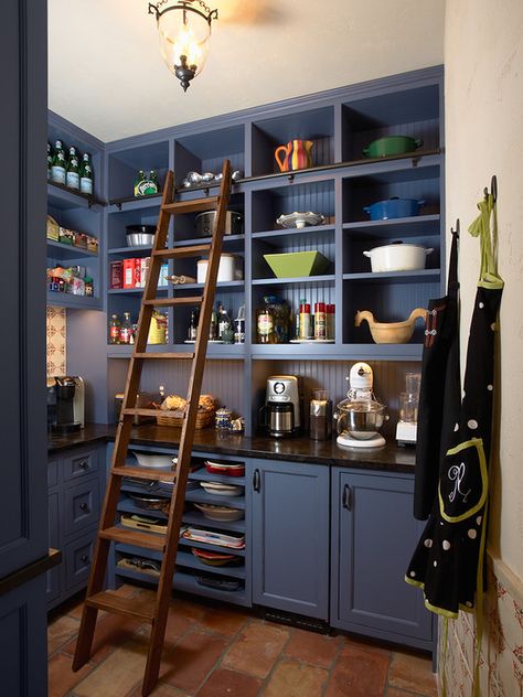 After looking at model homes, I know for sure I want a kitchen pantry.  This pin links to several pantry organization ideas.  Delicious to the eyes and organization aplenty to make my heart sing. Dream Pantry, Beautiful Kitchen Designs, Kitchen Pantry Design, Blue Cabinets, Butler's Pantry, Pantry Design, Traditional Kitchen, Walk In Pantry, Kitchen Pantry