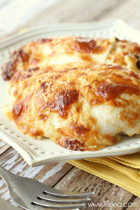 Creamy Swiss Chicken, Swiss Chicken Bake, Swiss Chicken, Chicken Bake, Chicken Entrees, Chicken Main Dishes, Baked Chicken Recipes, Swiss Cheese, Poultry Recipes