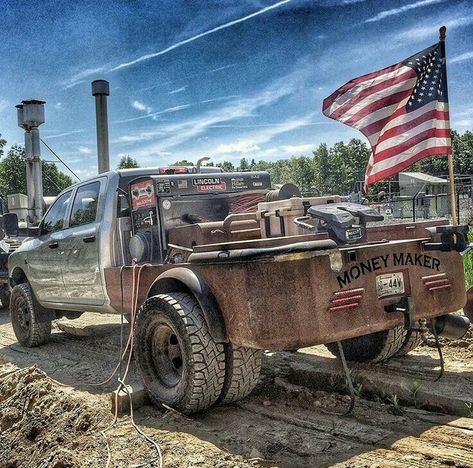 America! Great rig! Welding Rigs Trucks, Pipeline Welding Rigs, Welding Rig Trucks, Truck Bed Date, Pipeline Welding, Welding Trailer, Welding Trucks, Welding Beds, Welding Rig