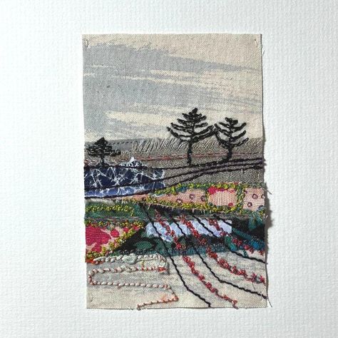 Art Fibres Textiles, Mixed Media Textiles, Landscape Art Quilts, Textile Art Embroidery, Textiles Artwork, Free Motion Embroidery, Fabric Journals, Textile Fiber Art, Creative Embroidery