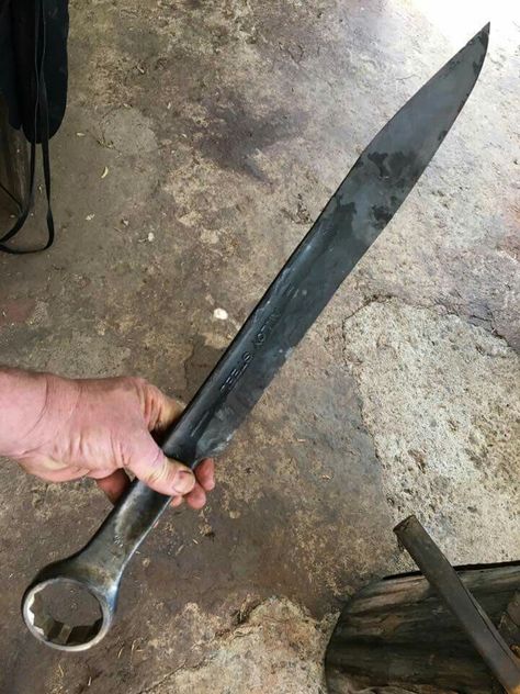 Wrench Knife, Forging Knives, Bushcraft Kit, Diy Knife, Pretty Knives, Blacksmith Projects, Welding Art Projects, Bushcraft Knives, Army Knife