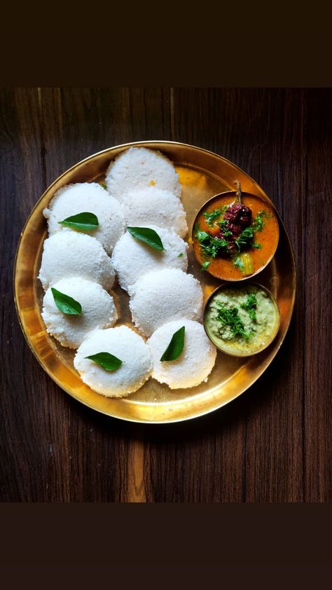 Idli Sambar Chutney Idli Sambar Snapchat, South Indian Thali, Idli Sambar, Indian Thali, Butterfly Wallpaper, Top View, Chutney, Camembert Cheese, Cheese