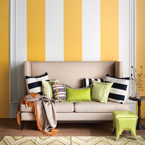 Stripe Wall Paint Ideas, Colorful Contemporary Living Room, Stripes Wall Paint, Striped Accent Wall, Ideas Habitaciones, Striped Room, Striped Walls, Yellow Room, Yellow Living Room