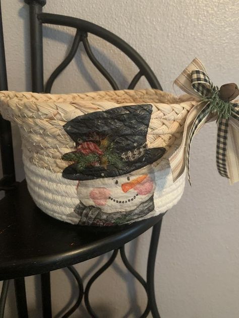 Rope Baskets, Napkin Decoupage, Rope Crafts, 2023 Christmas, Rope Basket, Christmas Crafts Decorations, Mod Podge, Winter Fun, Decor Crafts