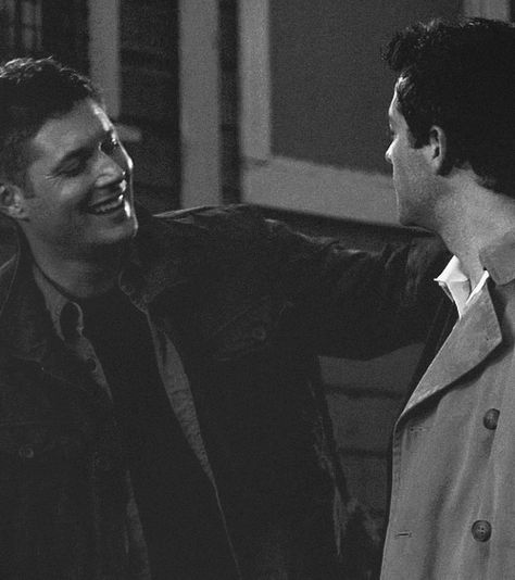 "It's been a long time since I've laughed like that. A long time...years."-- and then the whole supernatural fandom simultaneously burst into tears... The motto for our whole fandom = It was funny, until it was sad. Season 5 "Free to be you and me" Cowboys And Angels, Dean And Cas, Dean And Castiel, Tv Supernatural, Hunting Trip, Playing With Hair, Disneyland Park, Heaven And Hell, Supernatural Cast