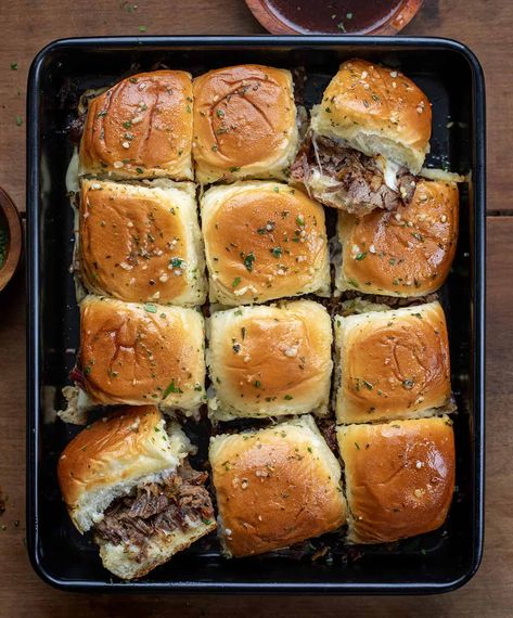 French Dip Sliders Hawaiian Rolls, French Onion Beef Sliders For A Crowd, Party Roast Beef Sliders, Roast Beef French Dip Sliders, Roast Beef And Provolone Sliders, Kings Hawaiian Sliders, Slow Cooked Roast Beef, Arby’s Roast Beef Sliders, French Dip Sliders