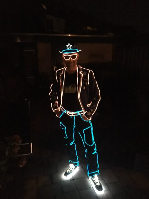 EL wire led suit by Gijs van Wijk El Wire Clothing, El Wire Costume, Led Outfit, Modern Costume Design, Neon Costume, Light Up Halloween Costumes, Stick Figure Costume, Led Jacket, Led Gloves