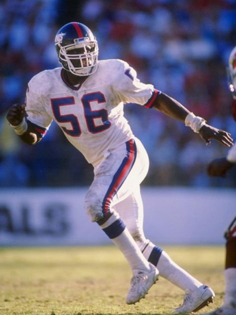 Ny Giants Football, Lawrence Taylor, Nfl Football Pictures, New York Giants Football, New York Football, Nfl Football Players, Nfl Photos, Giants Football, Ny Giants