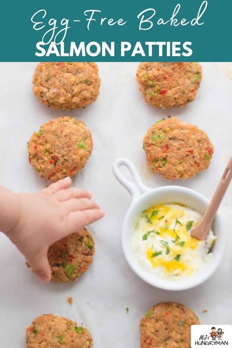 These mini baked salmon patties with canned salmon are packed with vegetables and full of flavor! Perfect for baby led weaning! Salmon Patties Without Eggs, Salmon Patties For Babies, Baby Led Weaning Salmon Cakes, Baby Salmon Cakes, Blw Salmon Cakes, Salmon Baby Led Weaning, Salmon Recipes For Baby, Salmon Baby Food Recipes, Food With Potatoes