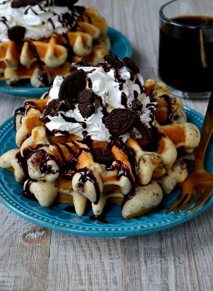 Cookies And Cream Waffles, Vanilla Waffles, Waffle Pops, Crisp Cookies, Waffle Shop, Chocolate Chip Waffles, Dessert Waffles, Fluffy Light, Waffle Cookies