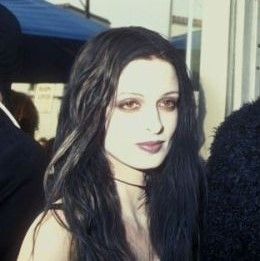 90s Alternative Aesthetic, Classic Goth, 80s Goth, Vampire Makeup, Alternative Aesthetic, Emo Makeup, Goth Style, 90s Looks, Goth Women