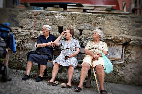 vintage sitting on a bench | Three elderly women sitting on a bench in Vernazza, Italy. Vernazza Italy, Sitting On A Bench, Europe Photos, Italian Women, Old People, Fine Art Photo, Big Love, Growing Old, Italian Fashion