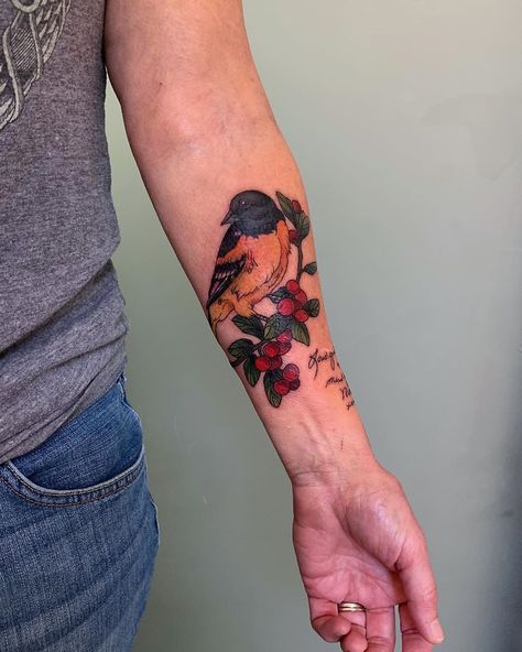 𝓗𝓪𝔂𝓵𝓮𝔂 𝓕𝓪𝓰𝓪𝓷 on Instagram: “Thanks to Wendy for letting me do this Oriole for you! #birdtattoo #oriole #brilliancetattoo #apprenticetattoo #botanicaltattoo…” Oriole Bird Tattoo, Oriole Tattoo, Oriole Bird Drawing, Orioles Tattoo, Baltimore Oriole Tattoo, Female Oriole Bird, Bird Tattoos For Women, Oriole Bird, Bird Tattoos