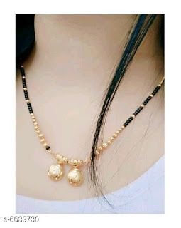 Indian Wedding Jewelry Sets, Gold Jewels Design, Gold Bridal Necklace, Black Beads Mangalsutra Design, Gold Mangalsutra Designs, Gold Chain Design, Gold Necklace Indian Bridal Jewelry, Gold Mangalsutra, Mangalsutra Designs