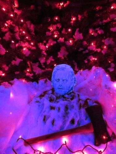 The Shining Halloween Decorations, Shining Halloween Decor, The Shining Frozen Jack, The Shining Christmas, Christmas Haunted House, The Shining Decorations Halloween, Shining Themed Party, The Shining Decorations, The Shining Party Theme