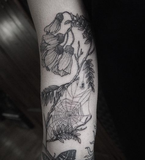 Garden Tattoos, Inspiration Tattoos, Gorgeous Tattoos, Spooky Tattoos, Botanical Tattoo, Makeup Tattoos, Nature Tattoos, Dope Tattoos, Creative Tattoos