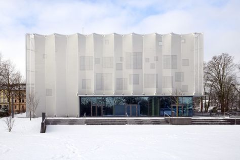 Textile Academy NRW / slapa oberholz pszczulny | sop architekten | ArchDaily Fabric Facade, Metal Facade, Facade Cladding, Industrial Architecture, Education Architecture, Sopot, Glass Facades, Building Facade, Building Structure