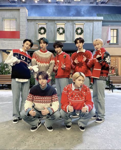 Enhypen Christmas, Merry Happy, Christmas Aesthetic, Kpop Guys, Christmas Wallpaper, Wonderful Time, Christmas Sweaters, Merry Christmas, Funny