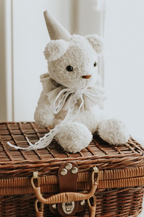 Amigurumi Photography Ideas, Product Photography Plushies, Toy Photography Ideas, Crochet Toys Photography, Teddy Bear Still Life Photography, Knitting Bear, Crochet Decoration, Toys Photography, Knitted Toys