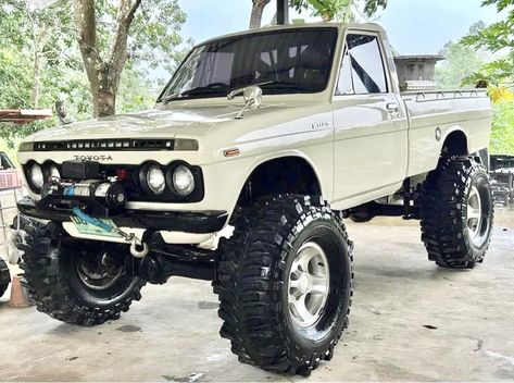 Blacked Out Cars, Mini Trucks 4x4, Toyota Pickup 4x4, Vintage Pickup, Tacoma Truck, Toyota Fj40, Vintage Pickup Trucks, Toyota 4x4, Classic Pickup Trucks