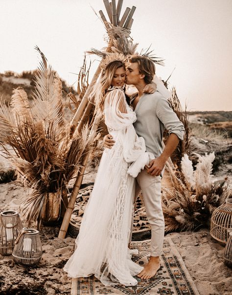 beachy boho wedding inspiration Vietnamese Wedding, Joshua Tree Wedding, Boho Beach Wedding, Weddings By Color, Boho Wedding Inspiration, Beachy Boho, Outdoor Reception, Open Field, Summer Wedding Dress