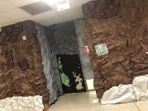 Grinch cave classroom Cave Quest Vbs Decorations, Cave Classroom, Cave Quest Vbs 2016, Cave Quest Vbs, Cave Quest, Sunday School Decorations, Sunday School Rooms, Bat Cave, Vbs Themes